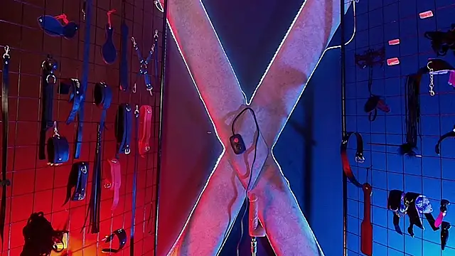 Snapshot of mranii_queen_bdsm_ chatting on November 2025 03:51:02 AM mranii queen bdsm online show from November 2025 03:51:02 AM