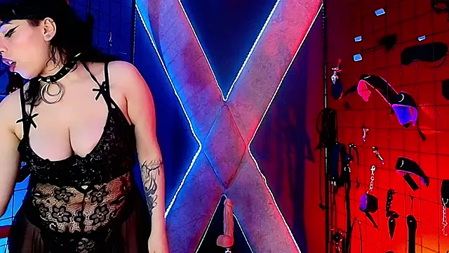 Snapshot of mranii_queen_bdsm_ chatting on November 2025 03:05:01 AM mranii queen bdsm online show from November 2025 03:05:01 AM