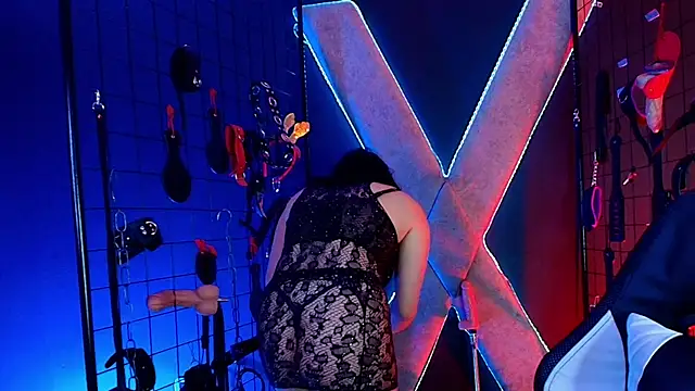 Snapshot of mranii_queen_bdsm_ chatting on November 2025 04:22:02 AM mranii queen bdsm online show from November 2025 04:22:02 AM