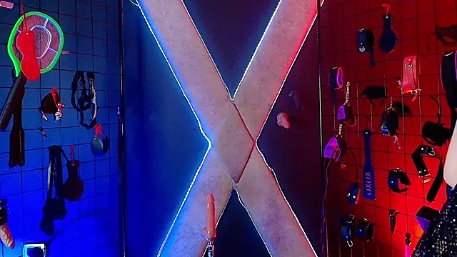 Snapshot of mranii_queen_bdsm_ chatting on November 2025 03:08:02 AM mranii queen bdsm online show from November 2025 03:08:02 AM