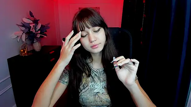 TiffanyYounge online show from November 2025 04:10:02 AM