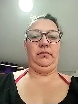 -saraqueen- online show from November 2025 03:00:01 PM