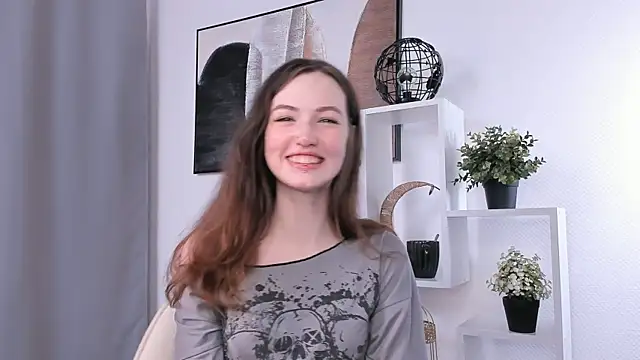 NettieHeinrichs online show from October 2025 02:15:01 PM