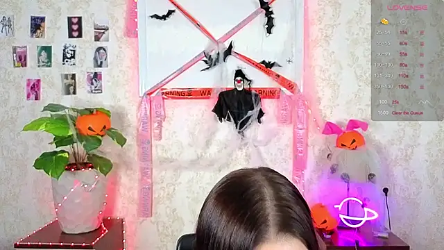 JeeringTickler online show from November 2025 06:10:01 PM