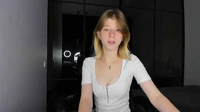 Bellacams online show from October 2025 06:06:01 PM