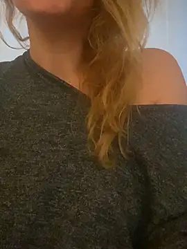 melisss2 online show from November 2025 02:39:01 PM