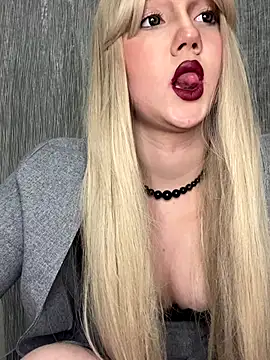 Snapshot of Darling_Bri_ chatting on November 2025 04:16:01 PM Darling Bri online show from November 2025 04:16:01 PM