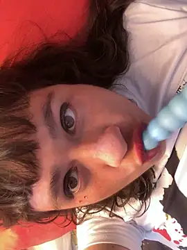 Snapshot of gatitaplop chatting on December 2025 08:58:01 PM gatitaplop online show from December 2025 08:58:01 PM