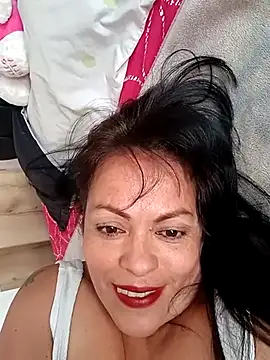 Lucia-Naughty online show from October 2025 09:01:01 PM