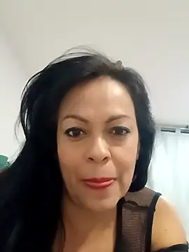 Lucia-Naughty online show from October 2025 01:25:01 AM