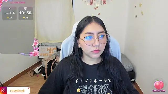 Snapshot of LoveLyy- chatting on November 2025 03:36:02 PM LoveLyy- online show from November 2025 03:36:02 PM