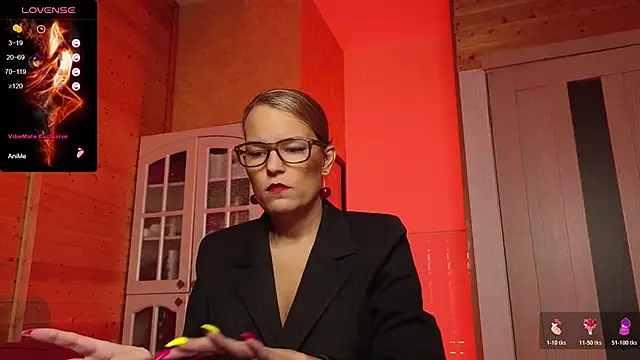 Snapshot of Lady_Shine chatting on December 2025 06:34:02 PM Lady Shine online show from December 2025 06:34:02 PM