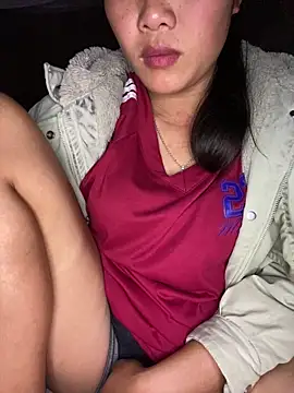 Snapshot of Pii_x chatting on November 2025 01:37:01 AM Pii x online show from November 2025 01:37:01 AM