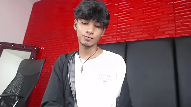 Snapshot of tyler_wolf1_ chatting on October 2025 12:50:01 PM tyler wolf1 online show from October 2025 12:50:01 PM