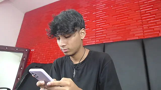 Snapshot of tyler_wolf1_ chatting on October 2025 12:27:01 PM tyler wolf1 online show from October 2025 12:27:01 PM