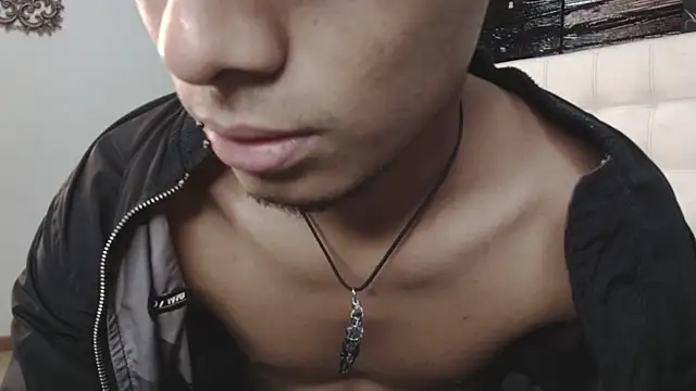 Snapshot of tyler_wolf1_ chatting on October 2025 12:23:02 PM tyler wolf1 online show from October 2025 12:23:02 PM