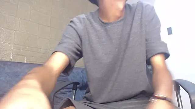 Snapshot of tyler_wolf1_ chatting on November 2025 03:12:02 PM tyler wolf1 online show from November 2025 03:12:02 PM