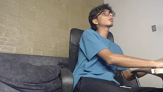 Snapshot of tyler_wolf1_ chatting on November 2025 03:11:01 PM tyler wolf1 online show from November 2025 03:11:01 PM