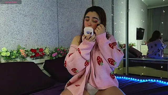 Snapshot of _Mary_Me chatting on November 2025 07:49:02 PM Mary Me online show from November 2025 07:49:02 PM