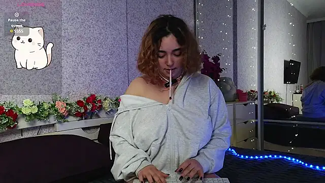 Snapshot of _Mary_Me chatting on December 2025 07:08:02 PM Mary Me online show from December 2025 07:08:02 PM