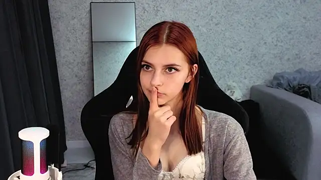 Snapshot of kitti_sweett chatting on October 2025 07:49:01 PM kitti sweett online show from October 2025 07:49:01 PM