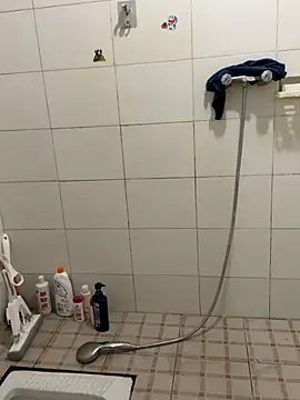 Snapshot of yichengm chatting on October 2025 01:00:02 PM yichengm online show from October 2025 01:00:02 PM