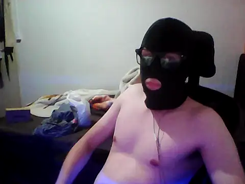 Snapshot of Luis_Switch_ chatting on October 2025 12:52:02 AM Luis Switch online show from October 2025 12:52:02 AM