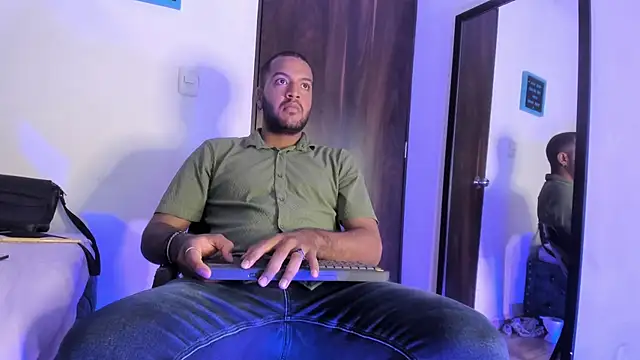 Snapshot of Dann_17_ chatting on November 2025 05:09:01 AM Dann 17 online show from November 2025 05:09:01 AM