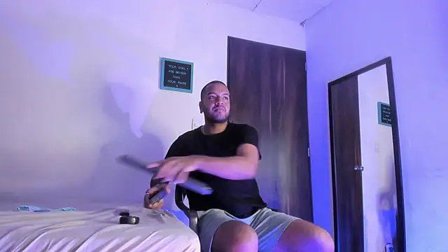 Snapshot of Dann_17_ chatting on November 2025 10:58:01 AM Dann 17 online show from November 2025 10:58:01 AM