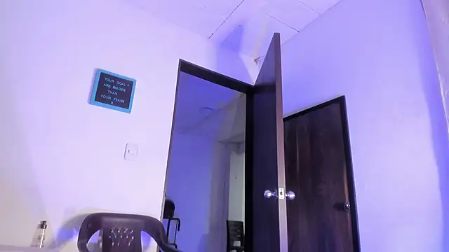 Snapshot of Dann_17_ chatting on November 2025 11:21:02 AM Dann 17 online show from November 2025 11:21:02 AM