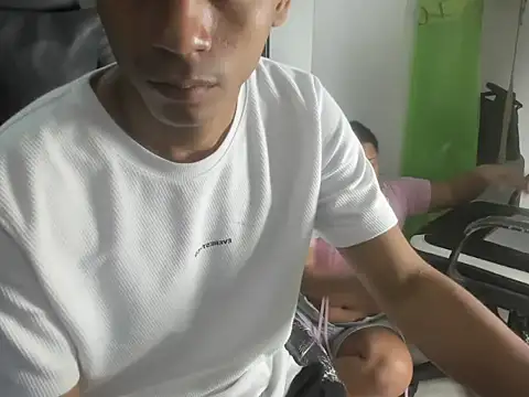 Snapshot of Baby_Latin chatting on November 2025 04:24:01 AM Baby Latin online show from November 2025 04:24:01 AM