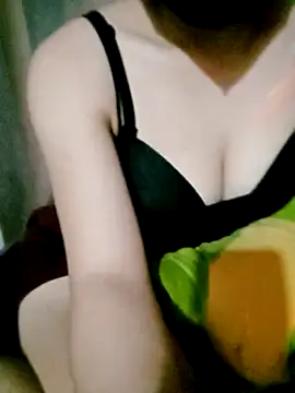 Snapshot of Lyly69699 chatting on October 2025 02:14:01 PM Lyly69699 online show from October 2025 02:14:01 PM