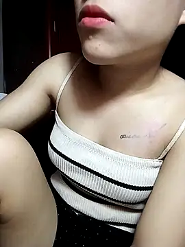 Snapshot of Lyly69699 chatting on October 2025 05:17:02 AM Lyly69699 online show from October 2025 05:17:02 AM