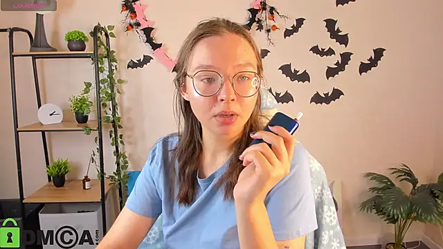 Snapshot of Nuura_Moore chatting on November 2025 12:54:01 AM Nuura Moore online show from November 2025 12:54:01 AM