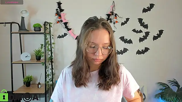 Snapshot of Nuura_Moore chatting on November 2025 12:54:01 AM Nuura Moore online show from November 2025 12:54:01 AM