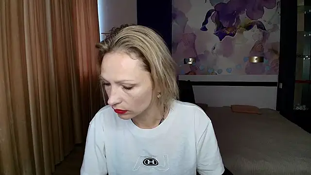 AlinaMoor online show from October 2025 05:43:02 AM