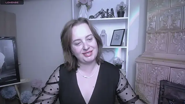 HelenFl online show from November 2025 08:14:02 AM