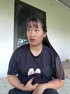 TrangNemo online show from October 2025 01:09:01 AM