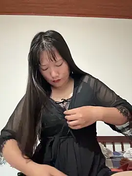 TrangNemo online show from October 2025 08:19:01 PM