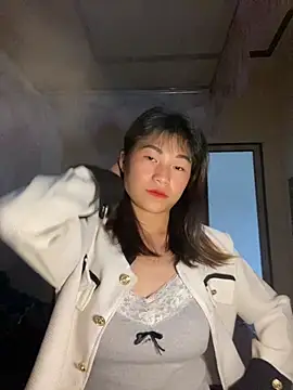 Mylinh- online show from October 2025 02:12:02 AM