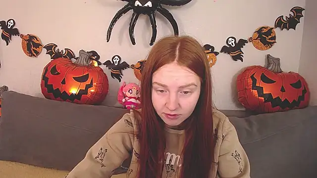 Evarey  online show from November 2025 05:09:01 AM