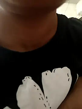 Snapshot of anshika0124 chatting on November 2025 05:17:01 AM anshika0124 online show from November 2025 05:17:01 AM