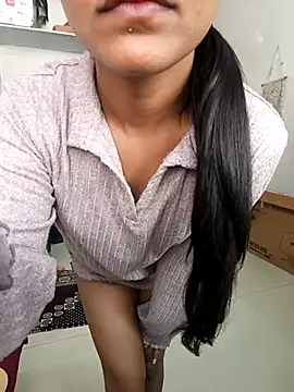 Snapshot of anshika0124 chatting on November 2025 05:51:02 AM anshika0124 online show from November 2025 05:51:02 AM