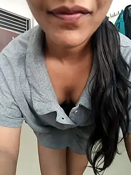 Snapshot of anshika0124 chatting on November 2025 05:31:01 AM anshika0124 online show from November 2025 05:31:01 AM