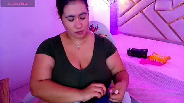 Addyy 02 online show from October 2025 11:33:02 AM