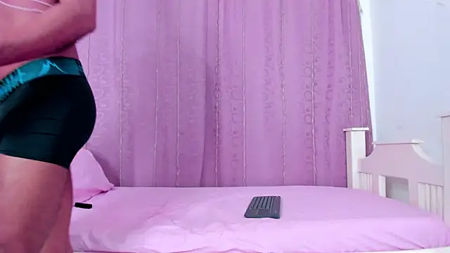 Snapshot of nahomy_smiith chatting on October 2025 05:24:01 PM nahomy smiith online show from October 2025 05:24:01 PM