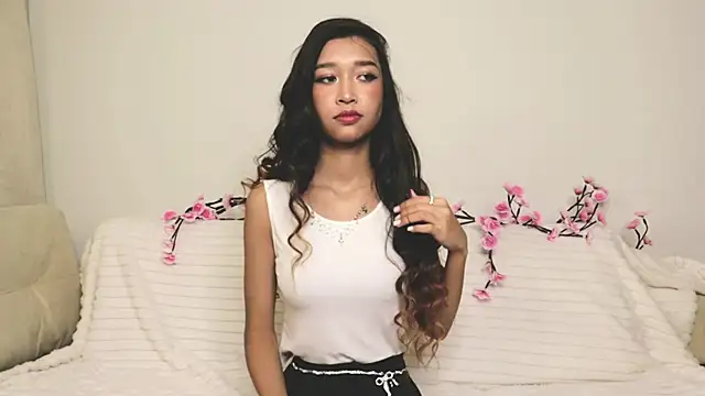 SelinaLukas online show from October 2025 04:05:01 PM