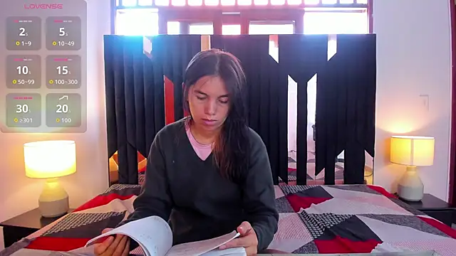 Sofy and Mia online show from November 2025 12:04:01 PM