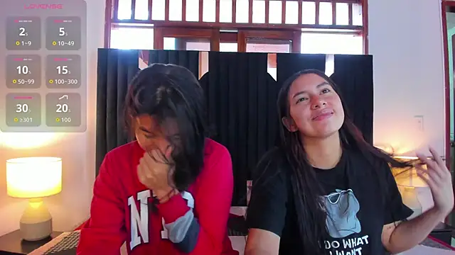 Sofy and Mia online show from November 2025 12:16:02 PM