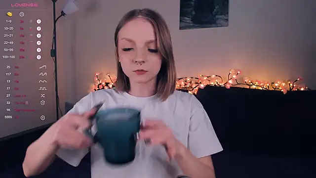 Snapshot of Golden_dawn chatting on October 2025 07:07:02 AM Golden dawn online show from October 2025 07:07:02 AM